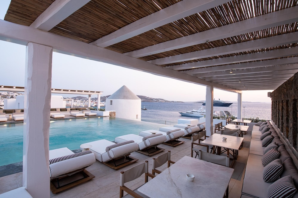 Porto Mykonos Hotel — Restaurant & bars in Mykonos Town, South Aegean