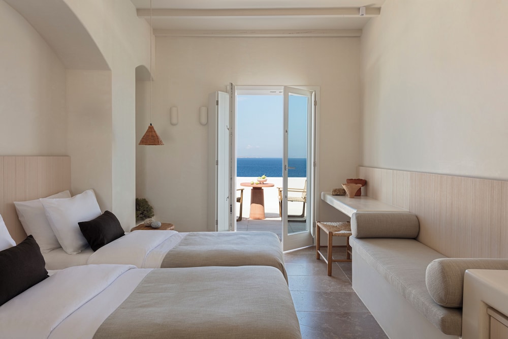 Porto Mykonos Hotel — Hotel rooms in Mykonos Town, South Aegean