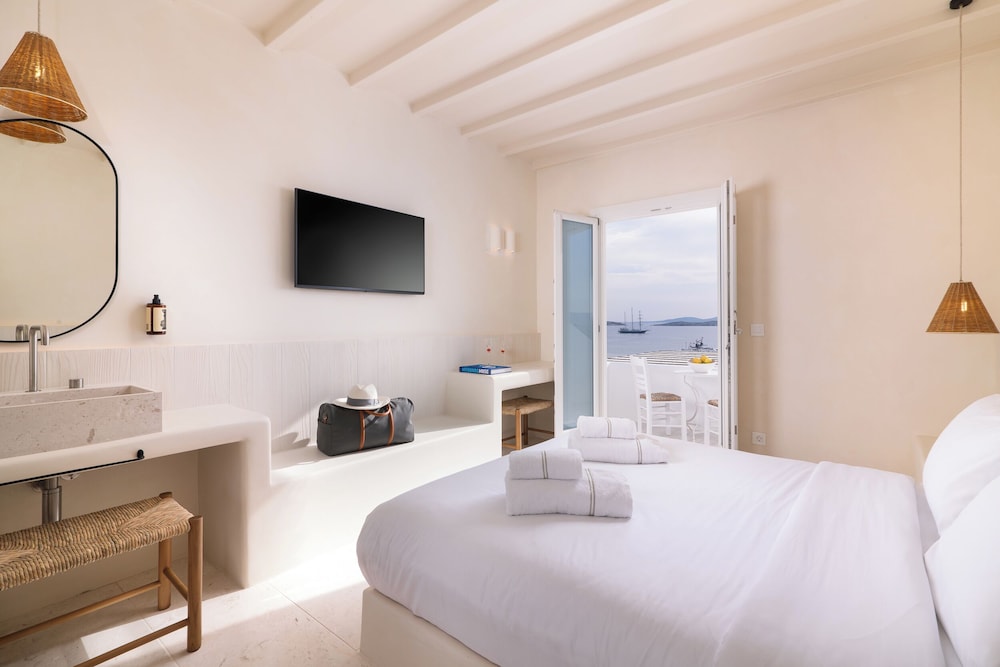 Porto Mykonos Hotel — Hotel rooms in Mykonos Town, South Aegean