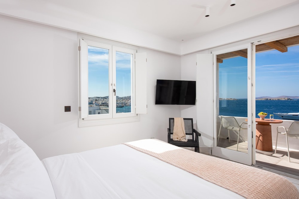 Porto Mykonos Hotel — Hotel rooms in Mykonos Town, South Aegean
