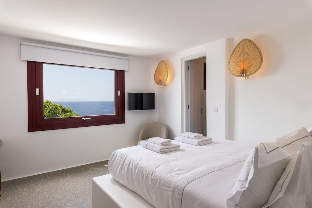 Porto Mykonos Hotel — Hotel rooms in Mykonos Town, South Aegean