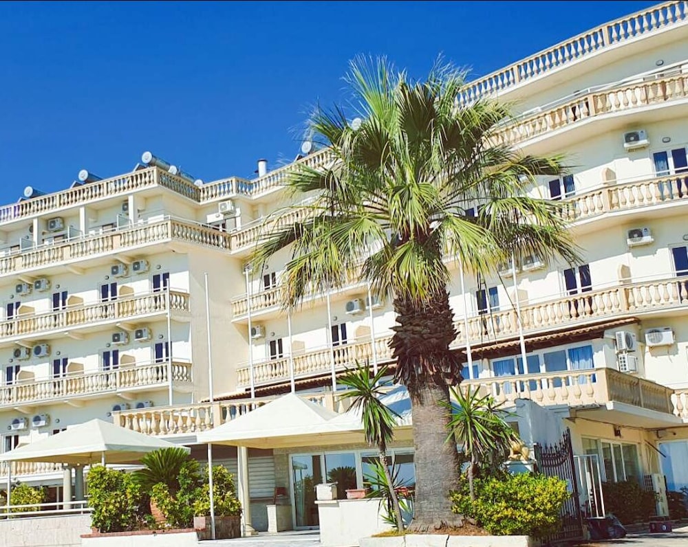 Potamaki Beach Hotel — Hotel building in Benitses, Ionian Islands