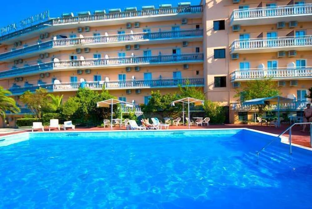 Potamaki Beach Hotel — Swimming pool in Benitses, Ionian Islands