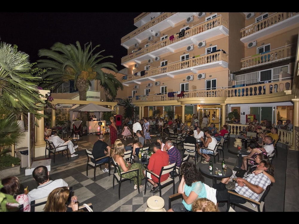 Potamaki Beach Hotel — Restaurant & bars in Benitses, Ionian Islands