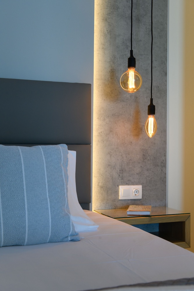 Potamaki Beach Hotel — Hotel rooms in Benitses, Ionian Islands