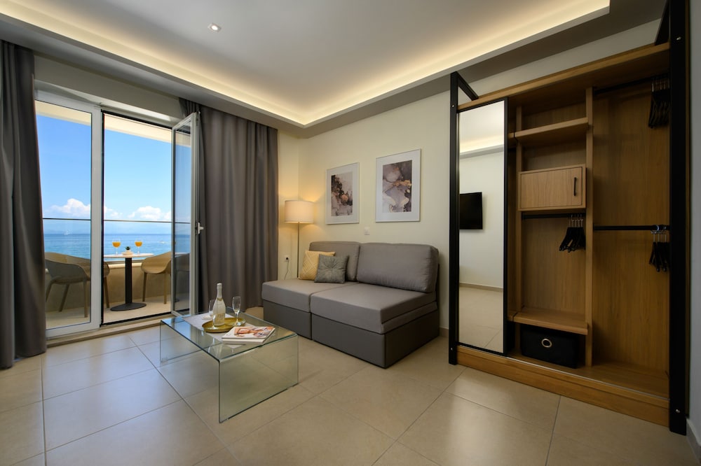 Potamaki Beach Hotel — Hotel rooms in Benitses, Ionian Islands
