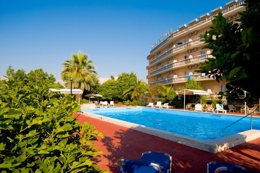 Potamaki Beach Hotel — Swimming pool in Benitses, Ionian Islands