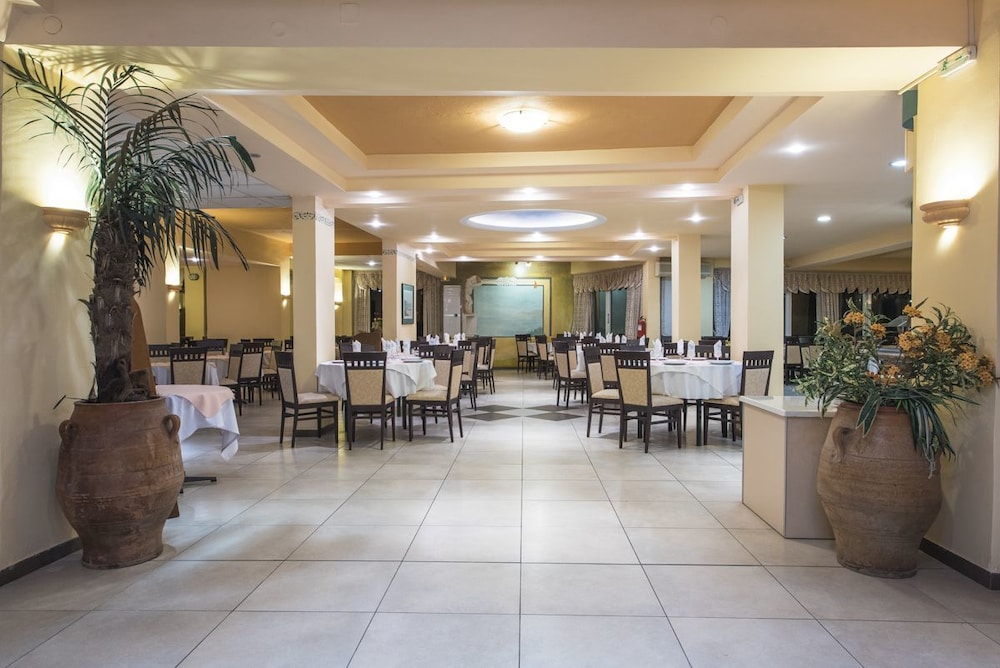 Potamaki Beach Hotel — Restaurant & bars in Benitses, Ionian Islands