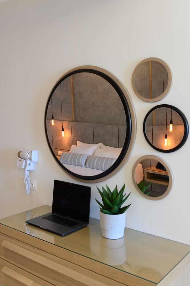 Potamaki Beach Hotel — Hotel rooms in Benitses, Ionian Islands