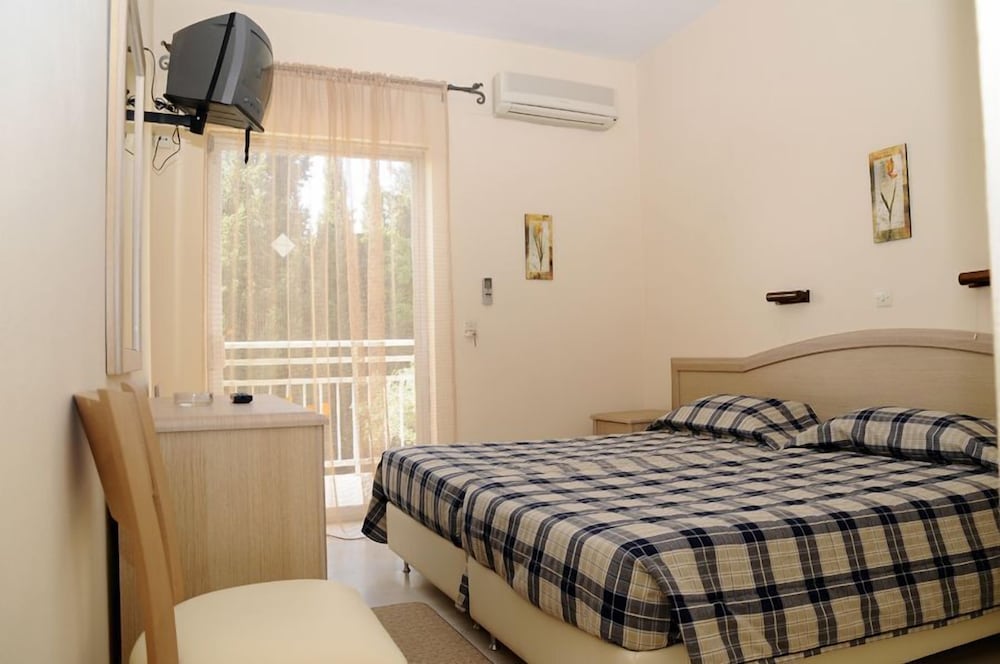 Primavera Hotel — Hotel rooms in Dassia, Ionian Islands