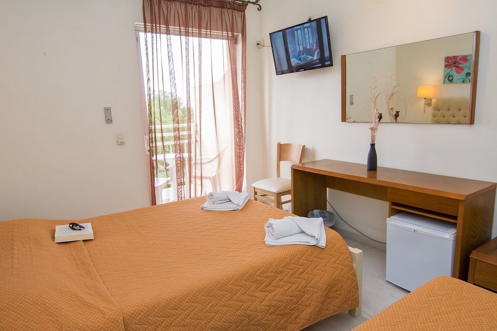 Primavera Hotel — Hotel rooms in Dassia, Ionian Islands