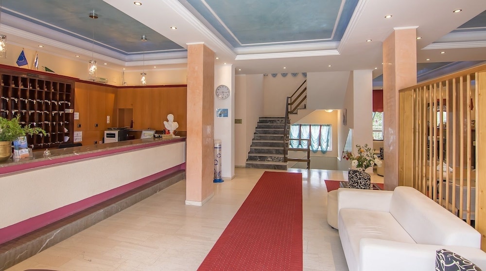 Primavera Hotel — Hotel building in Dassia, Ionian Islands