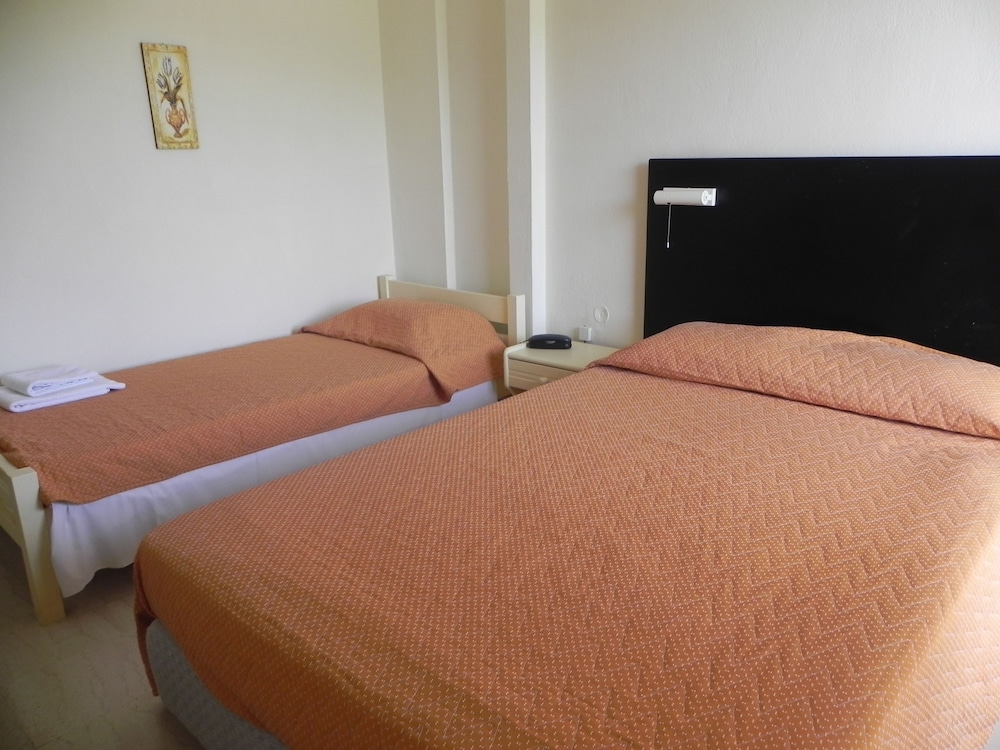 Primavera Hotel — Hotel rooms in Dassia, Ionian Islands