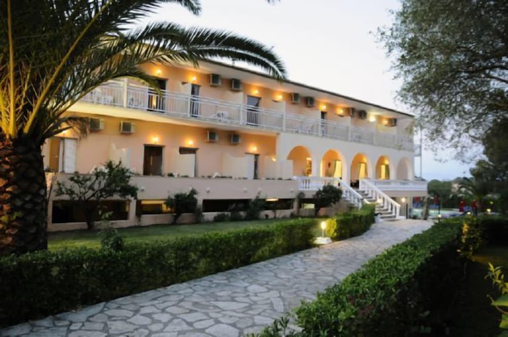 Primavera Hotel — Hotel building in Dassia, Ionian Islands