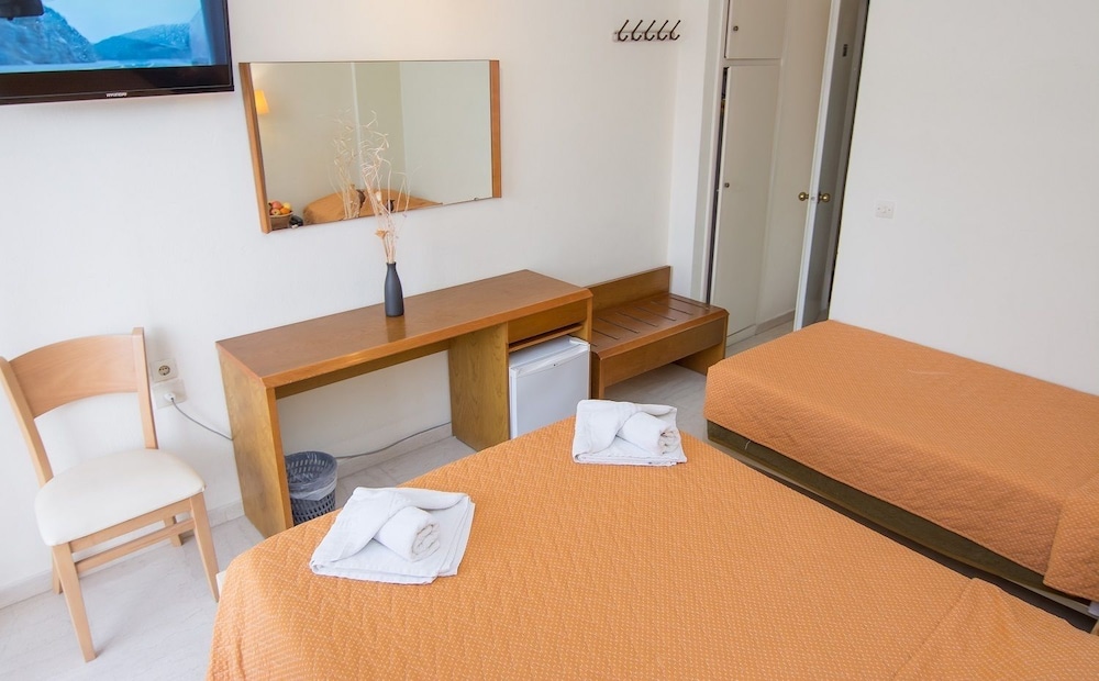 Primavera Hotel — Hotel rooms in Dassia, Ionian Islands