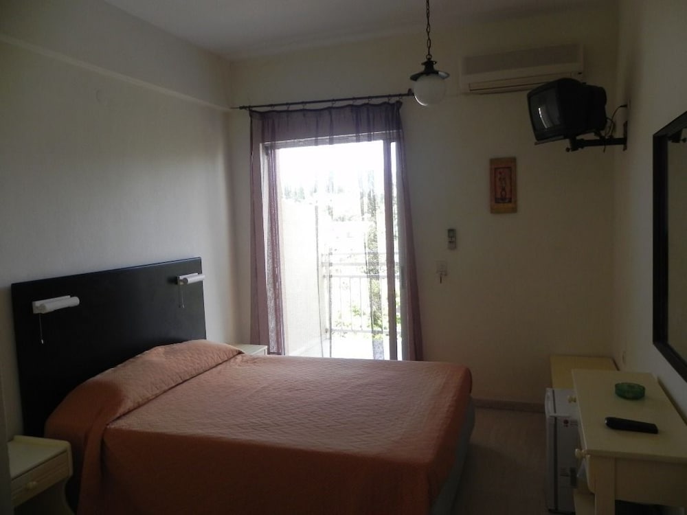 Primavera Hotel — Hotel rooms in Dassia, Ionian Islands