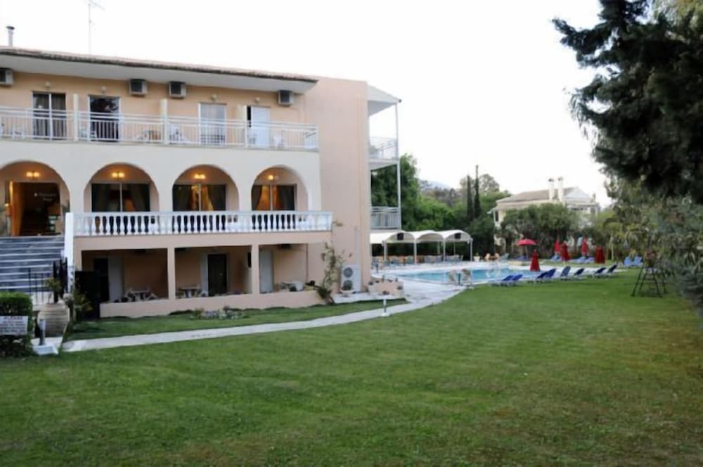 Primavera Hotel — Hotel building in Dassia, Ionian Islands