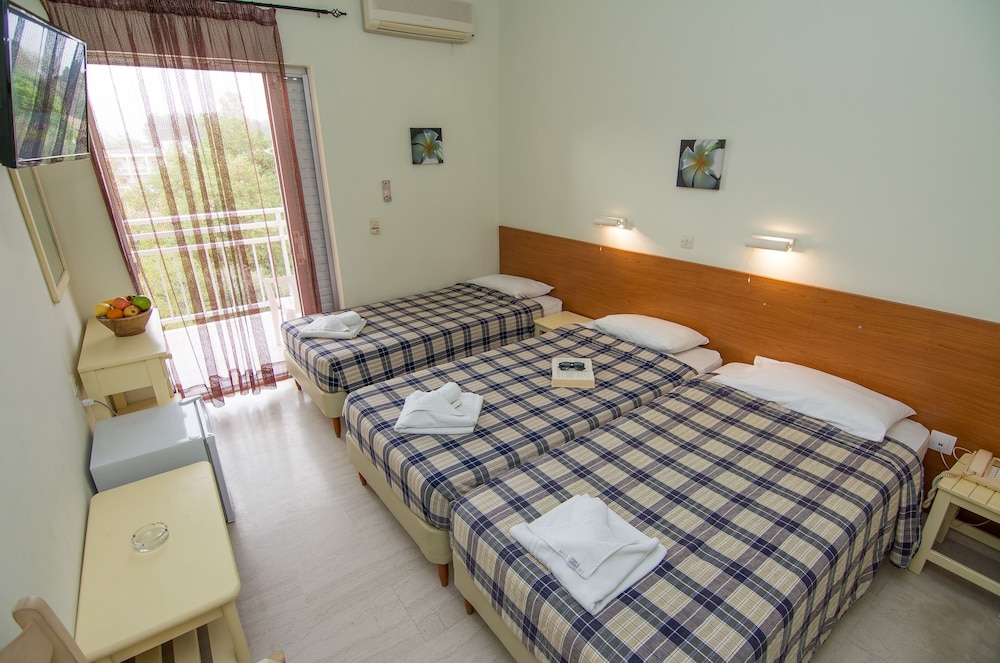 Primavera Hotel — Hotel rooms in Dassia, Ionian Islands