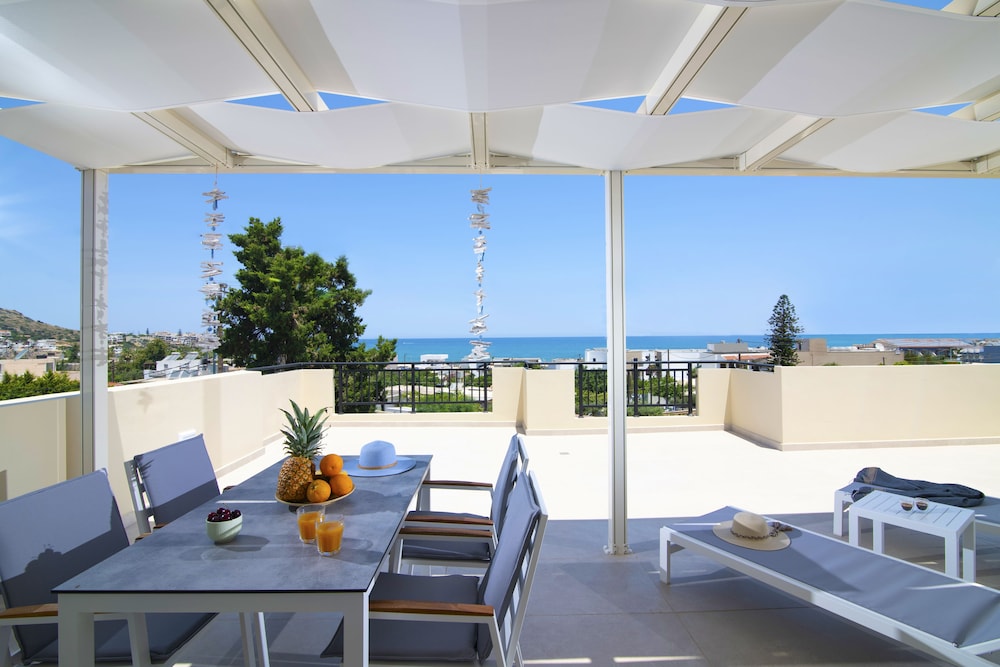 Rainbow Apartments — Rooms in Stalida