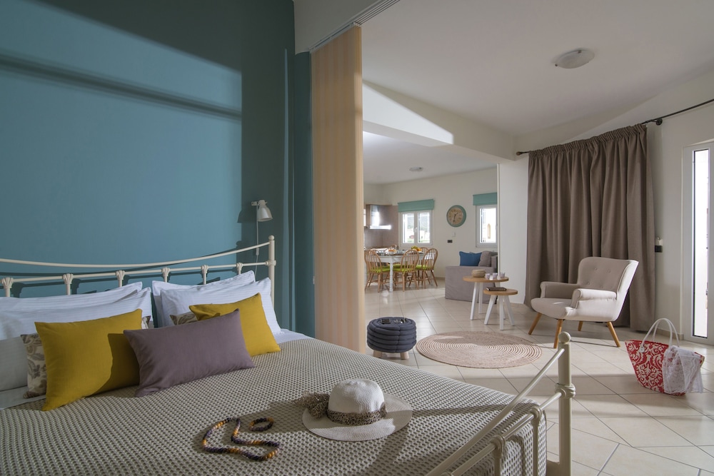 Rainbow Apartments — Rooms in Stalida