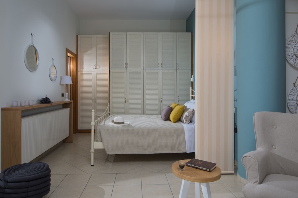 Rainbow Apartments — Rooms in Stalida