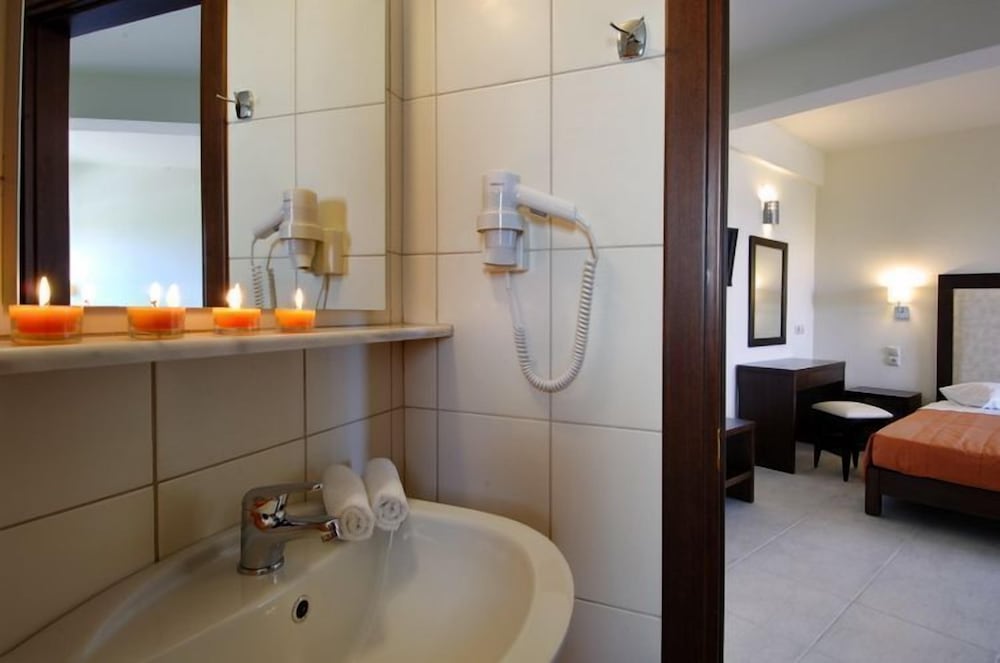 Rainbow Apartments — Rooms in Stalida