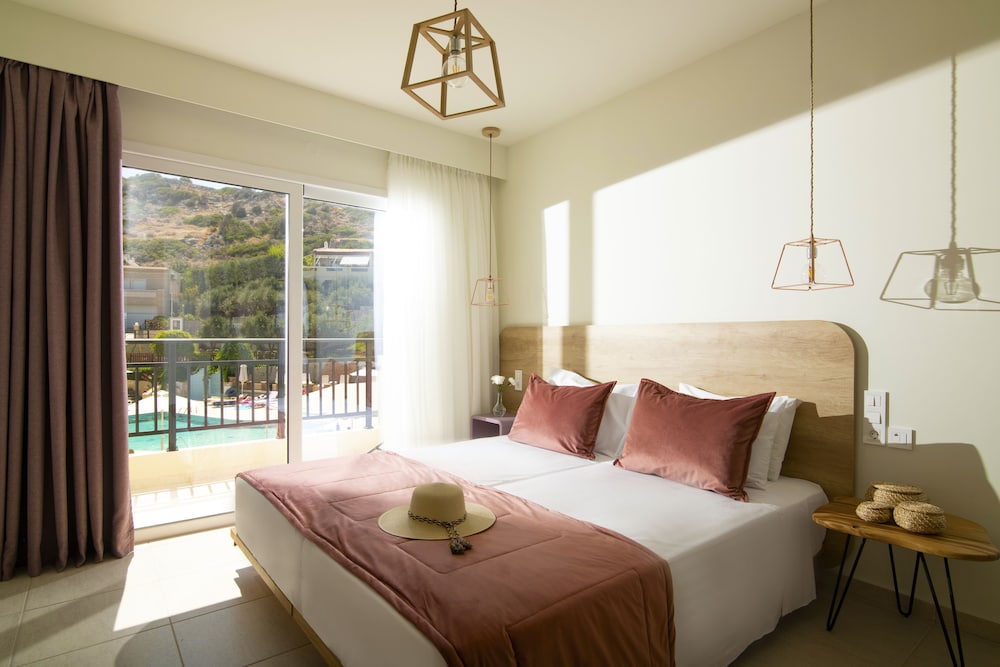 Rainbow Apartments — Rooms in Stalida