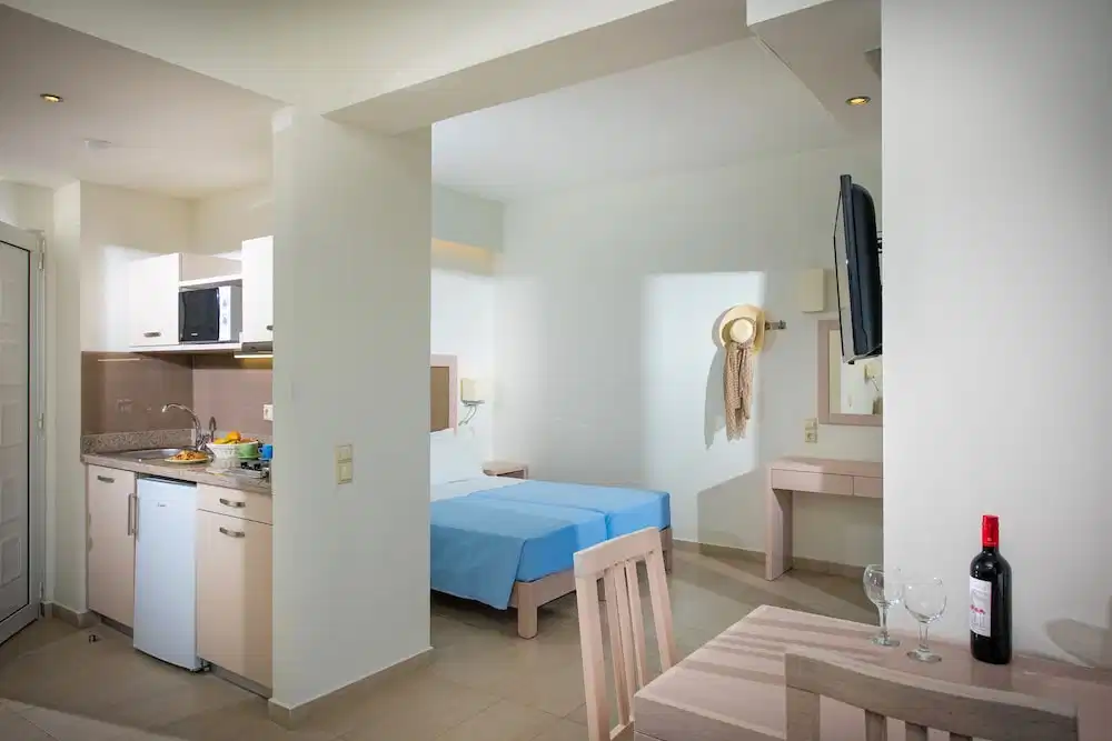 Rainbow Apartments — Rooms in Stalida