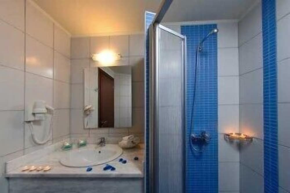 Rainbow Apartments — Rooms in Stalida