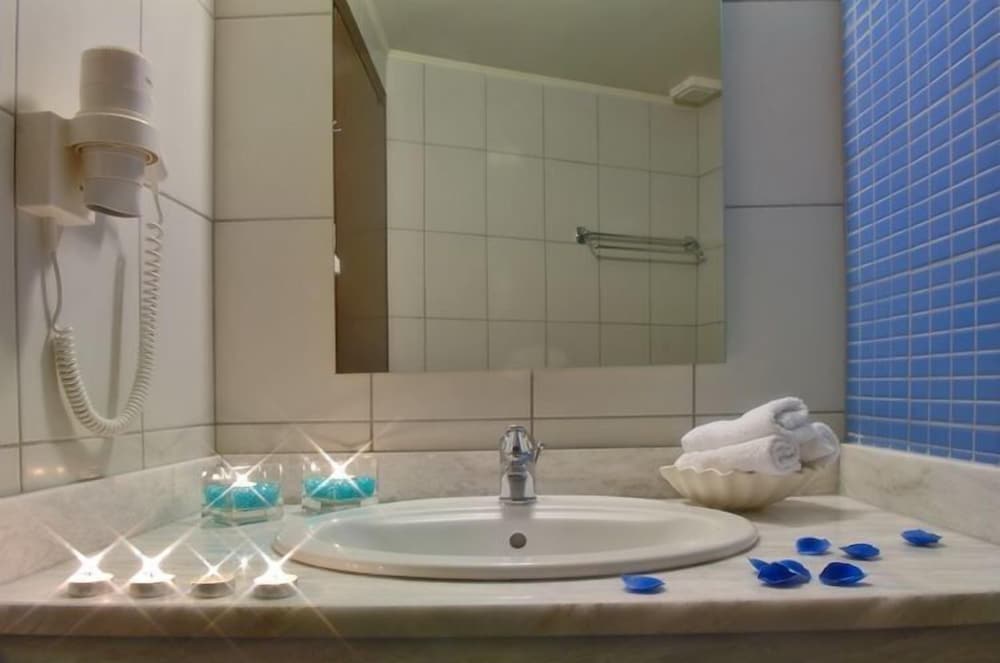 Rainbow Apartments — Rooms in Stalida