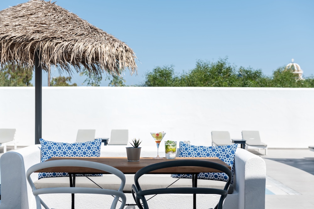 Rivari Hotel — Restaurant & bars in Kamari, South Aegean