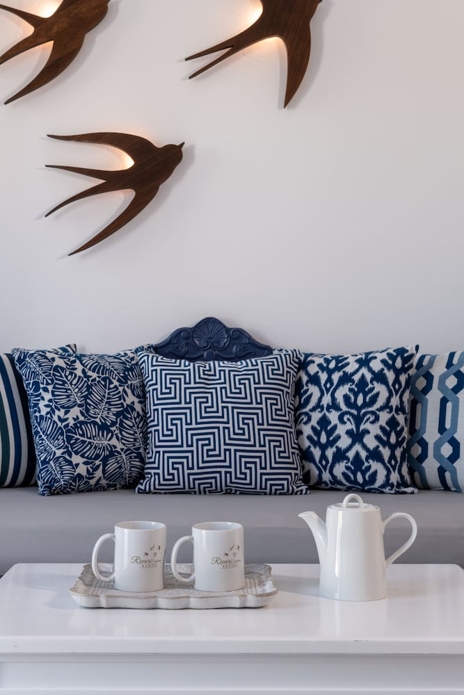 Rivari Hotel — Hotel rooms in Kamari, South Aegean