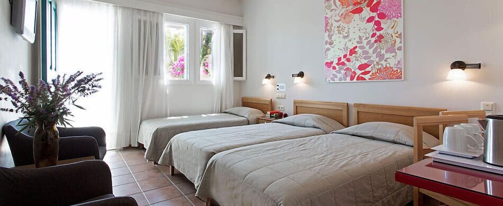 Rosebay Hotel — Hotel rooms in Kamari, South Aegean