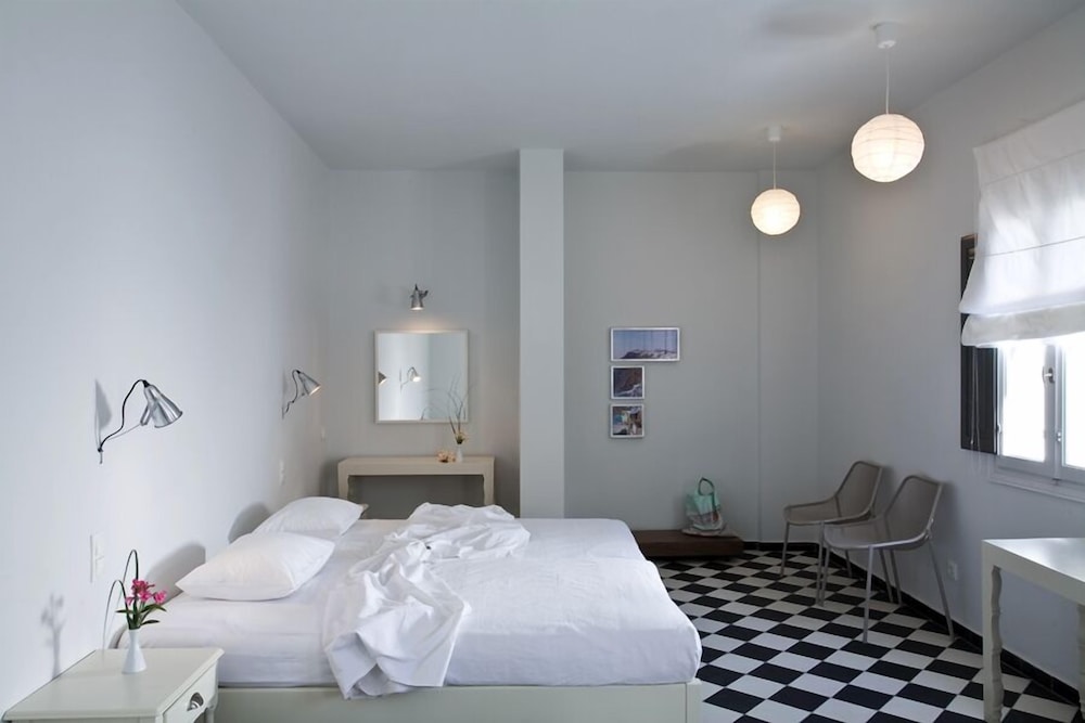 Rosebay Hotel — Hotel rooms in Kamari, South Aegean