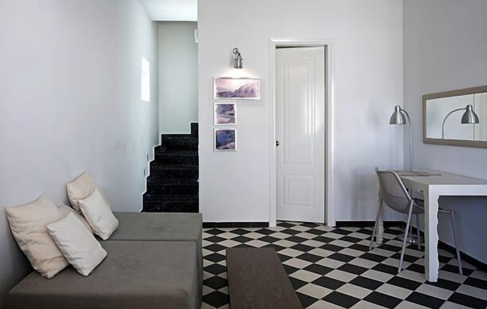 Rosebay Hotel — Hotel rooms in Kamari, South Aegean