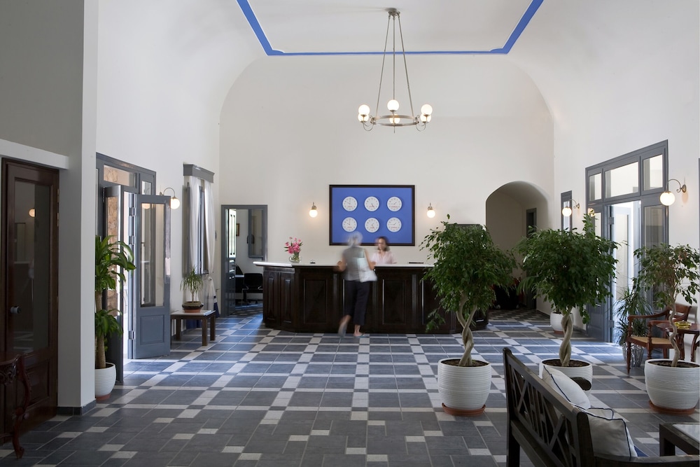 Rosebay Hotel — Hotel building in Kamari, South Aegean