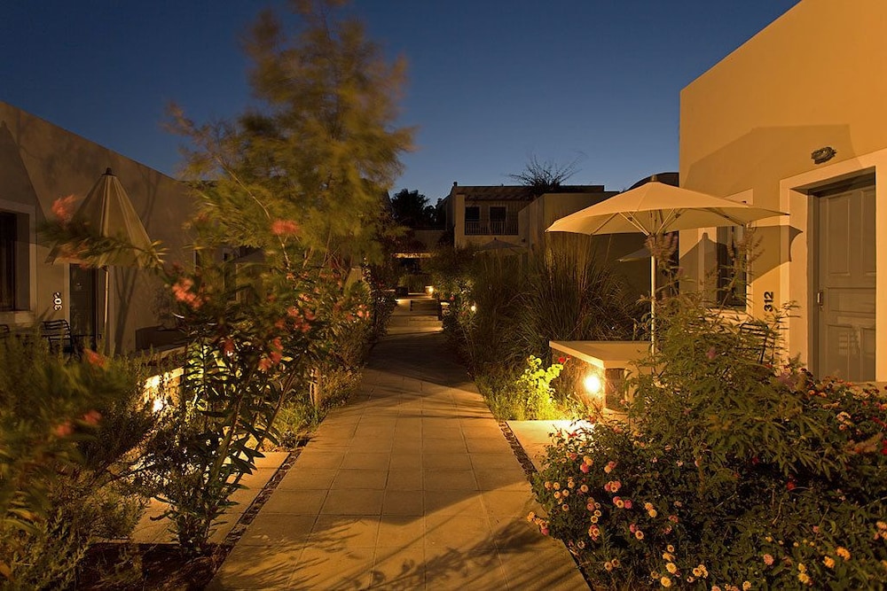Rosebay Hotel — Hotel building in Kamari, South Aegean