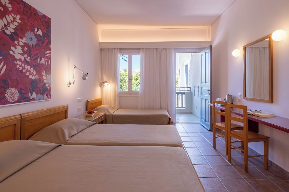 Rosebay Hotel — Hotel rooms in Kamari, South Aegean