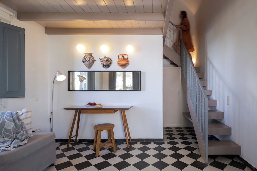 Rosebay Hotel — Hotel rooms in Kamari, South Aegean