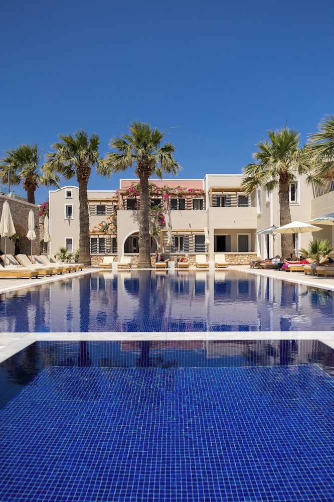 Rosebay Hotel — Main photo in Kamari, South Aegean