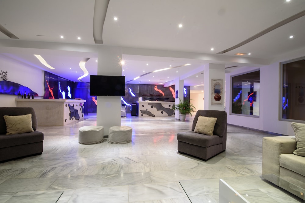 RK Beach Hotel — Restaurant & bars in Kamari, South Aegean