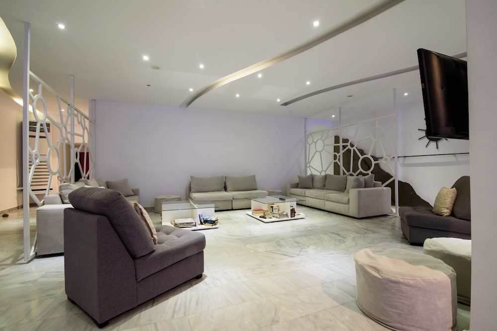 RK Beach Hotel — Hotel rooms in Kamari, South Aegean