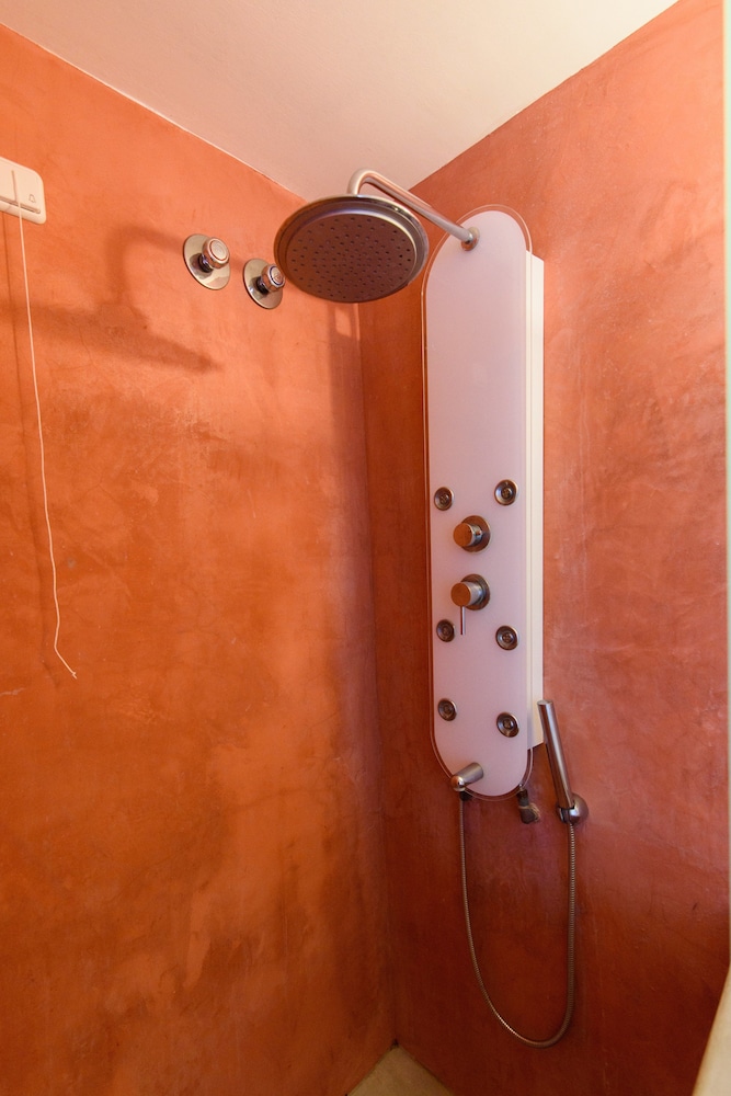 RK Beach Hotel — Hotel rooms in Kamari, South Aegean