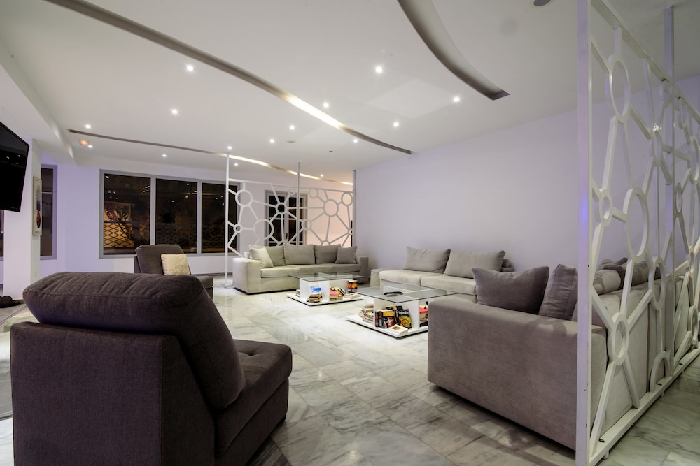 RK Beach Hotel — Hotel rooms in Kamari, South Aegean