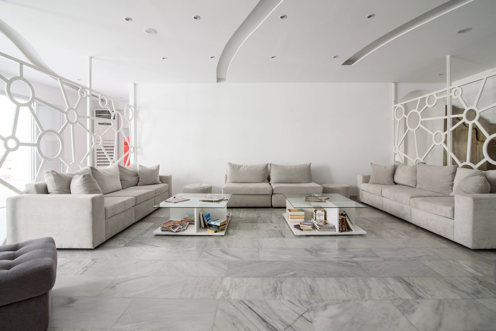 RK Beach Hotel — Hotel rooms in Kamari, South Aegean