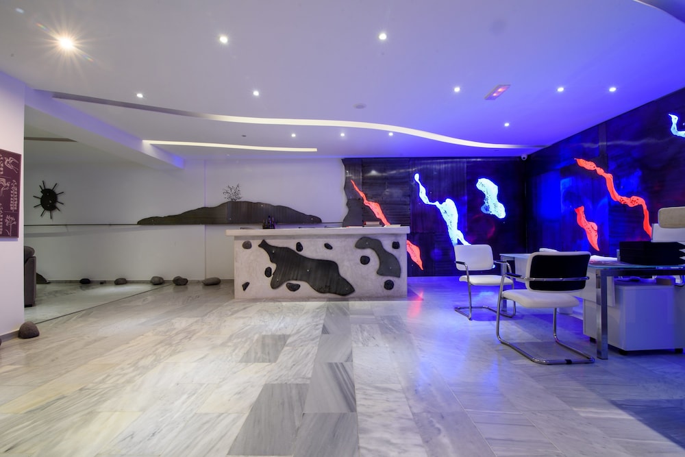 RK Beach Hotel — Hotel building in Kamari, South Aegean