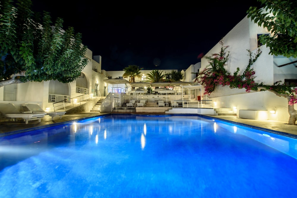 RK Beach Hotel — Swimming pool in Kamari, South Aegean
