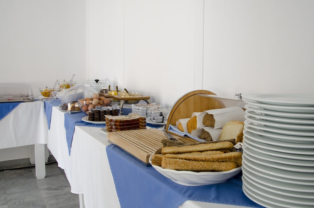 RK Beach Hotel — Restaurant & bars in Kamari, South Aegean