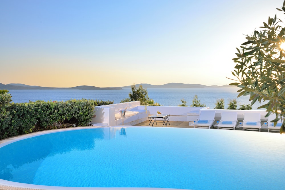 Saint John Hotel Villas & Spa — Swimming pool in Ornos, South Aegean