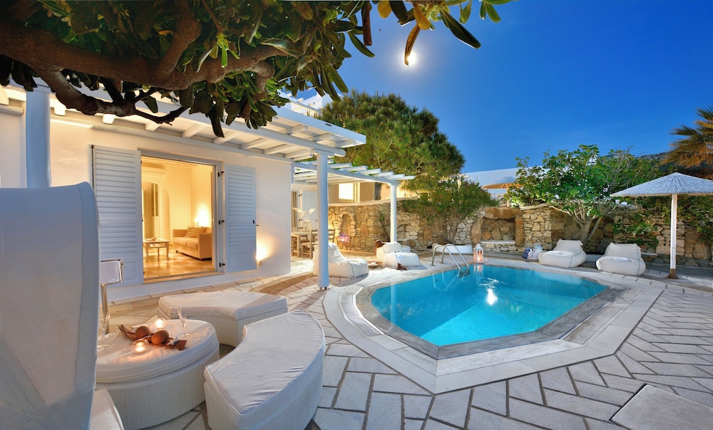 Saint John Hotel Villas & Spa — Swimming pool in Ornos, South Aegean